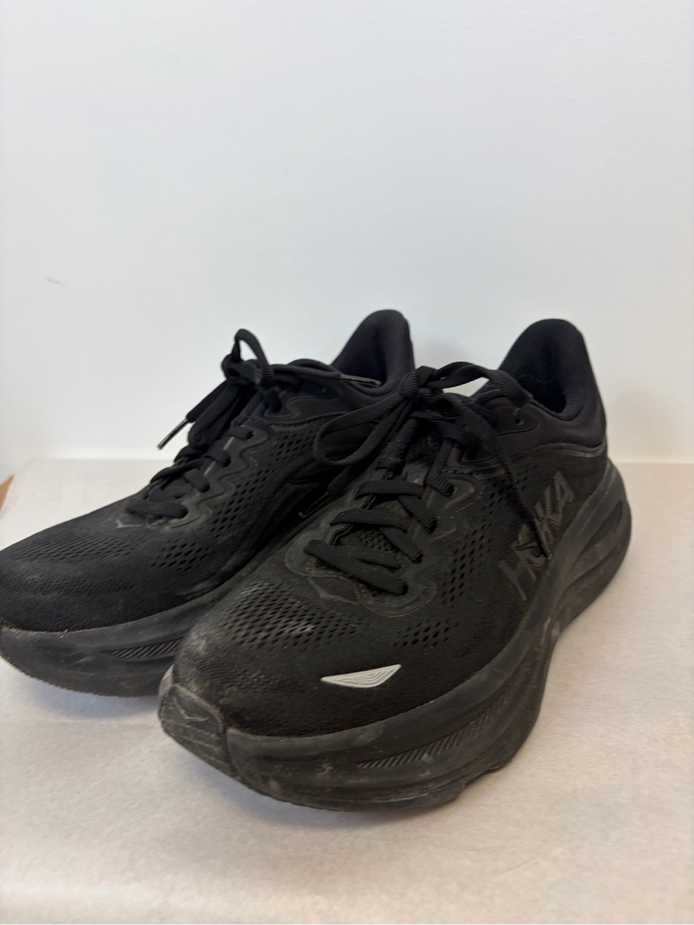 Hoka Bondi 9 Running Sneakers in Black - Picture 5 of 15